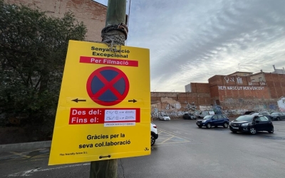 Cartell de filmació al pàrking de Creueta | Adrián Arroyo